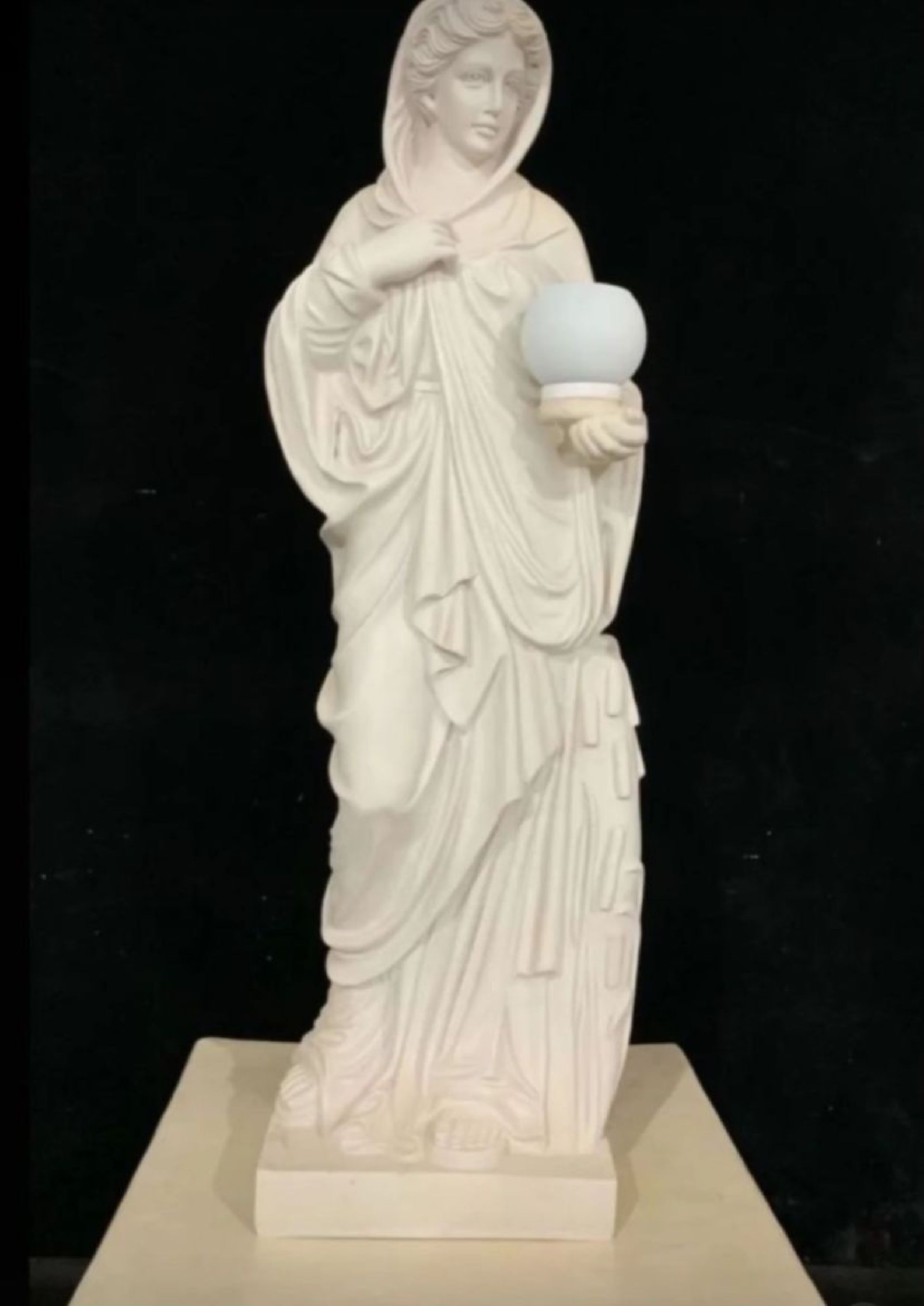 Meryem Ana Heykeli - Maneviyat ve Zarafetin Sembolü